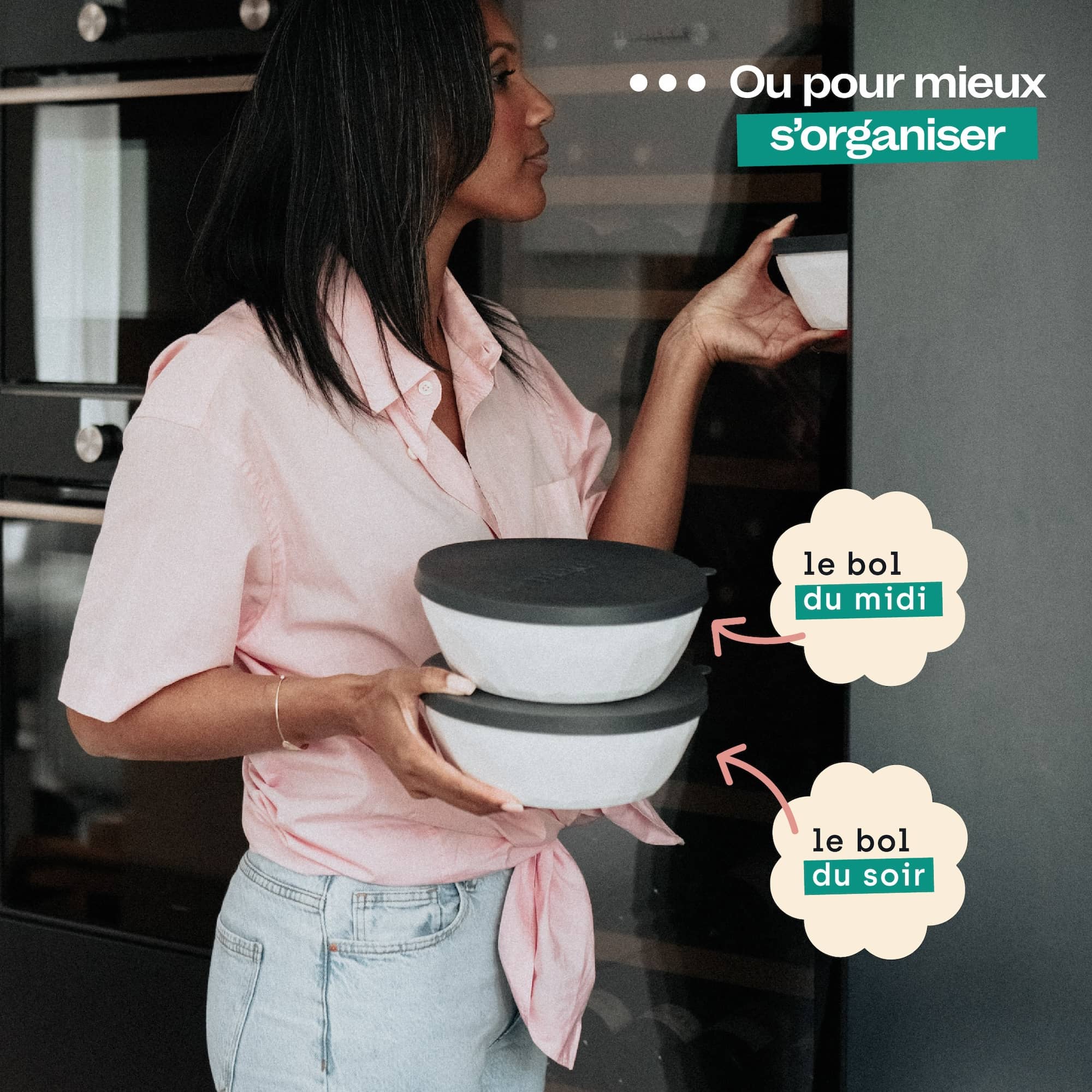Le pack duo peut également vous servir à mieux organiser votre semaine en ayant plusieurs bols.1 bol maju de couleur kaki et 1 bol maju de couleur blanc avec l'application maju ouverte sur un smartphone.