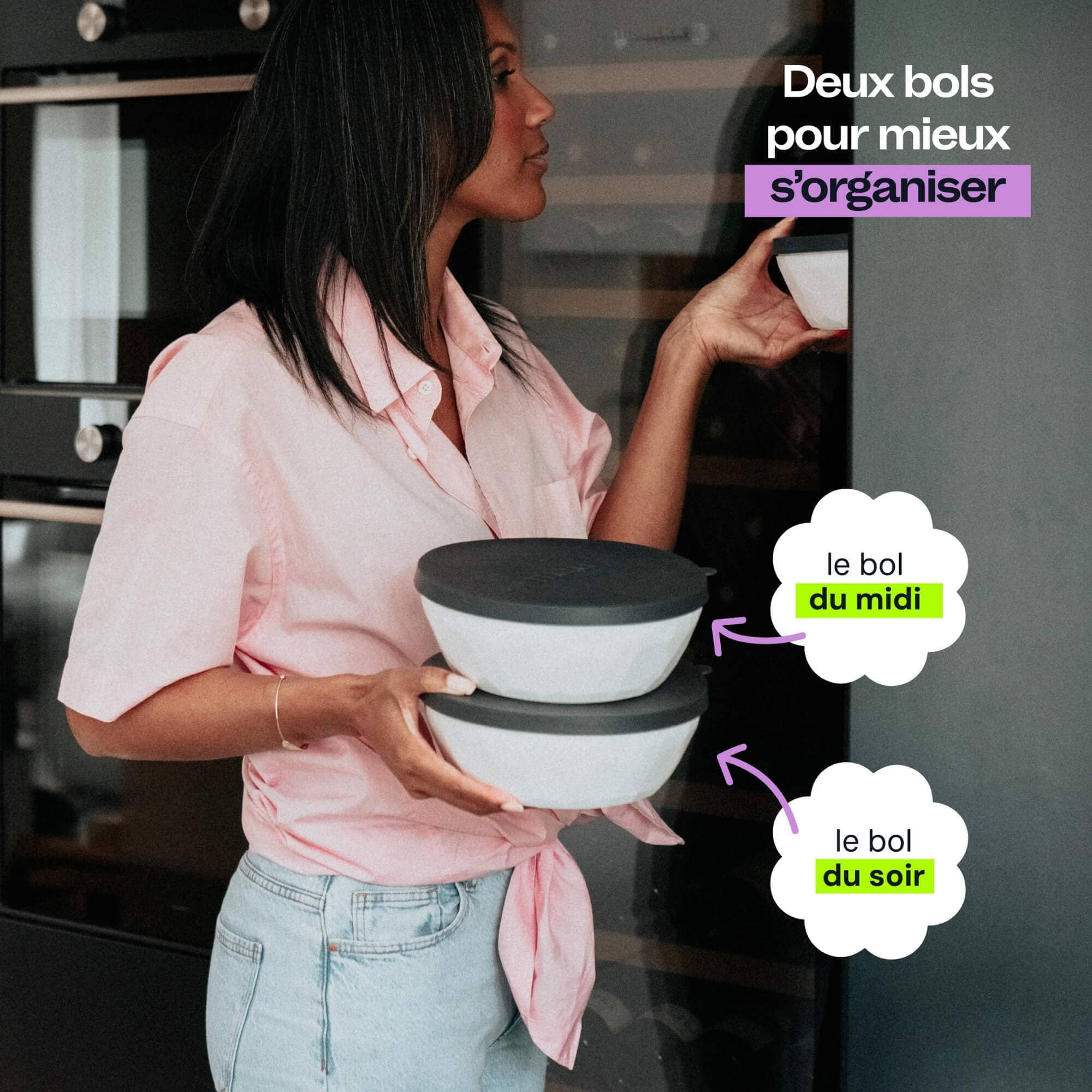 Le pack duo peut également vous servir à mieux organiser votre semaine en ayant plusieurs bols.1 bol maju de couleur kaki et 1 bol maju de couleur blanc avec l'application maju ouverte sur un smartphone.