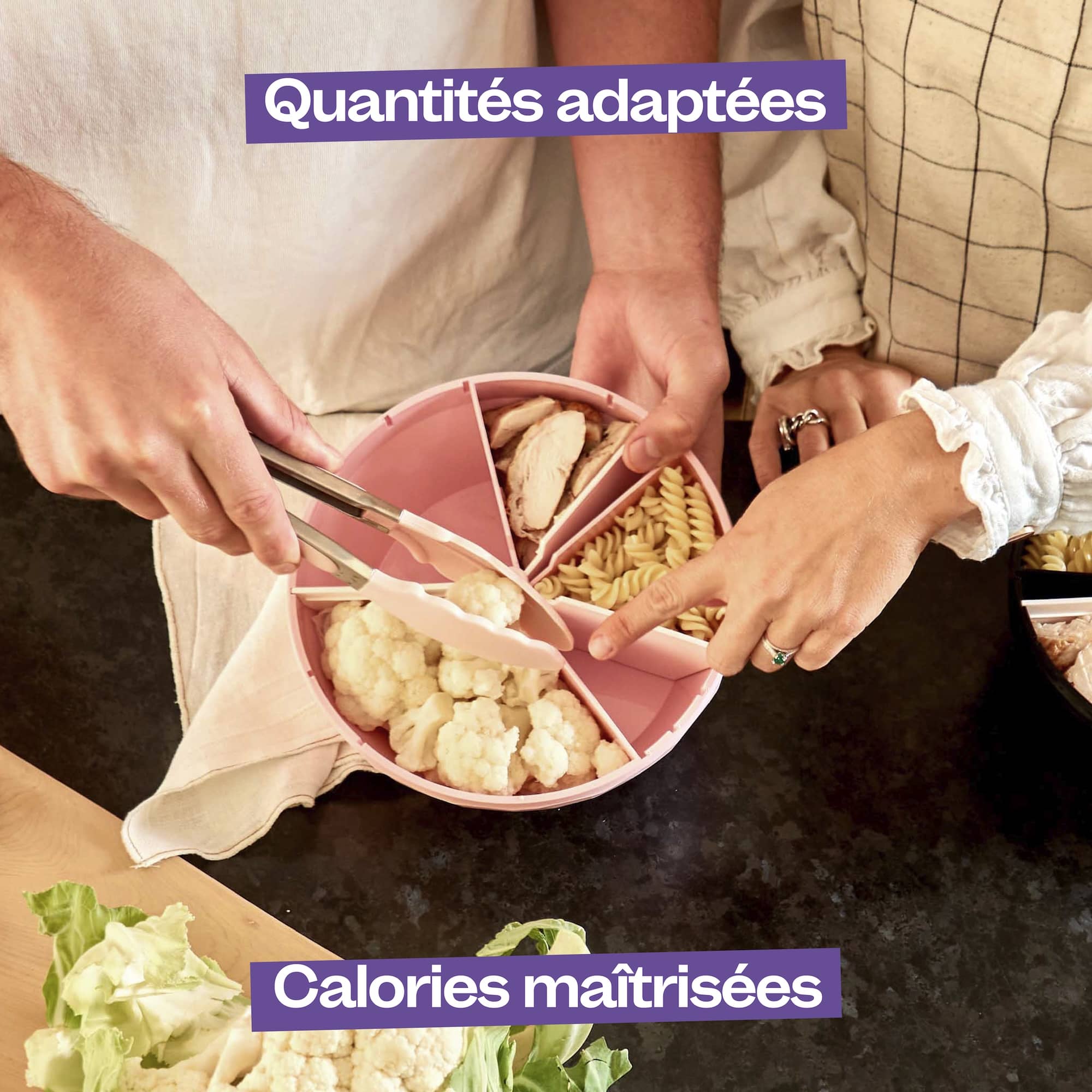 Photo d'un bol rose montrant les quantités adaptées aux besoins de chaque utilisateur, ce qui permet de maîtriser parfaitement ses calories. 



